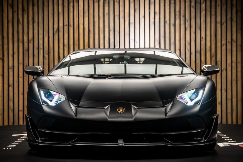 Lamborghini Aventador view 5