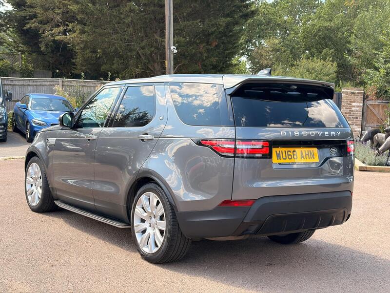Land Rover Discovery view 6