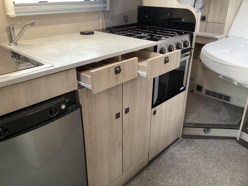Auto-Trail Expedition C71 — image 21