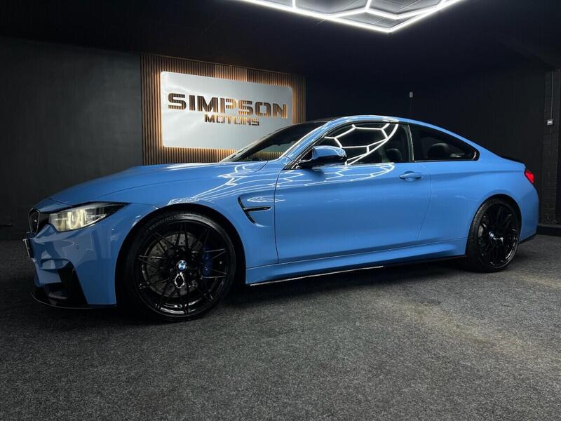 BMW M4 view 3