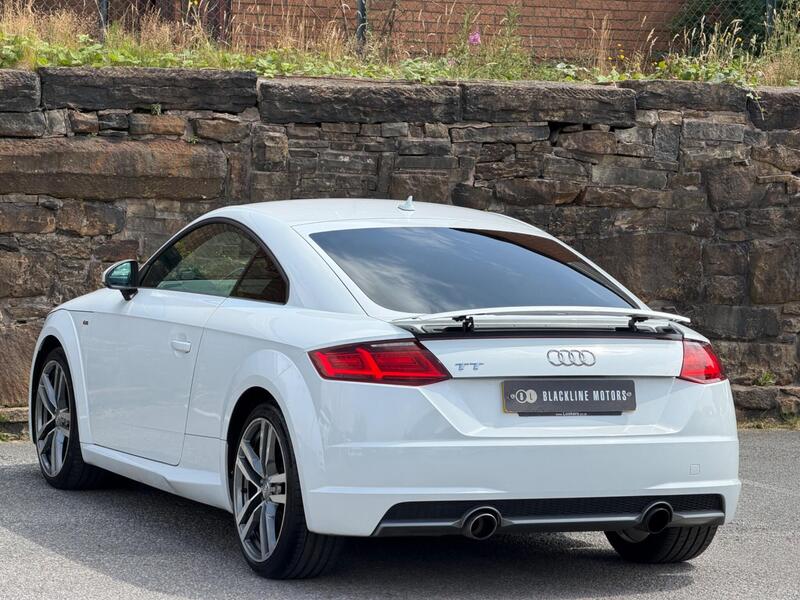 Audi TT view 6