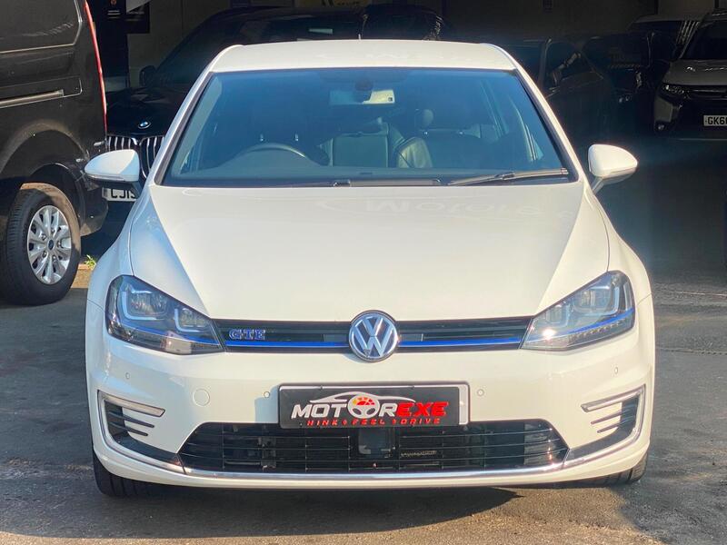 Volkswagen Golf view 2