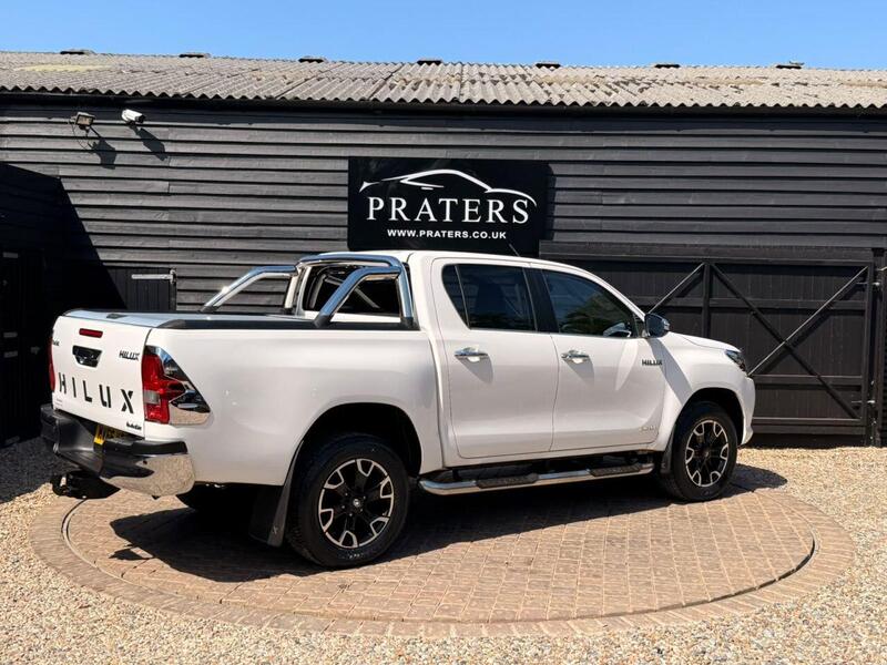 Toyota Hilux view 7