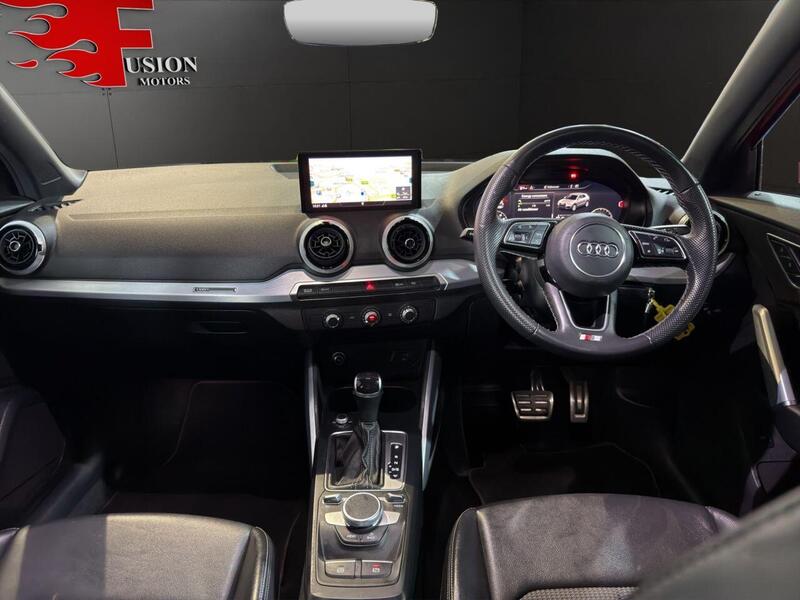 Audi Q2 view 7