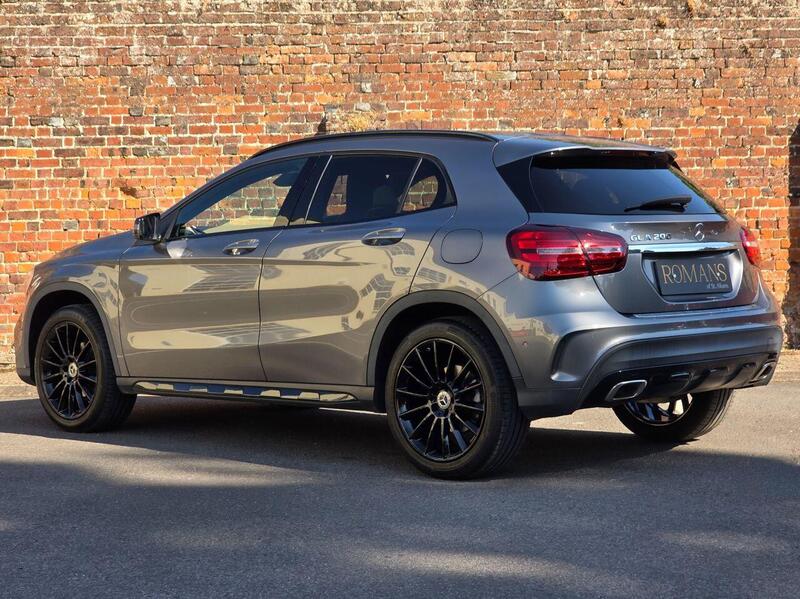 Mercedes-Benz Gla view 3