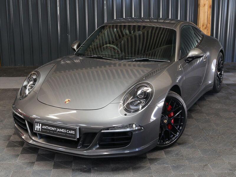 Porsche 911 view 7