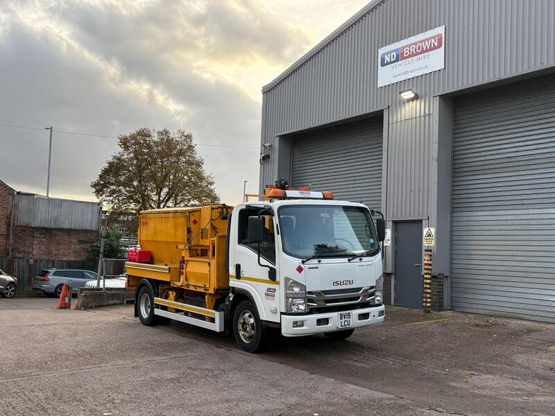 Isuzu N75-150 7.5T Hot Box (Twin)