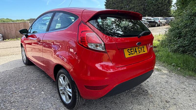 2014 Ford Fiesta — photo 4