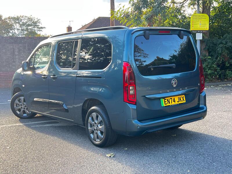 Vauxhall Combo Life Electric view 5