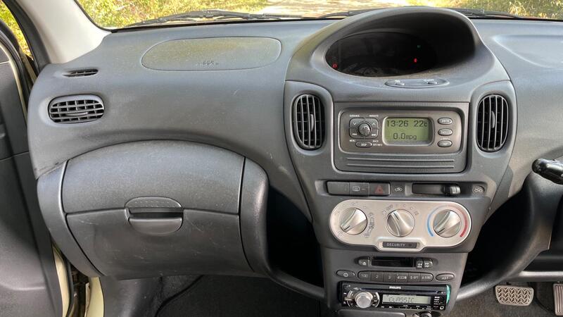 2005 Toyota Yaris Verso — photo 24