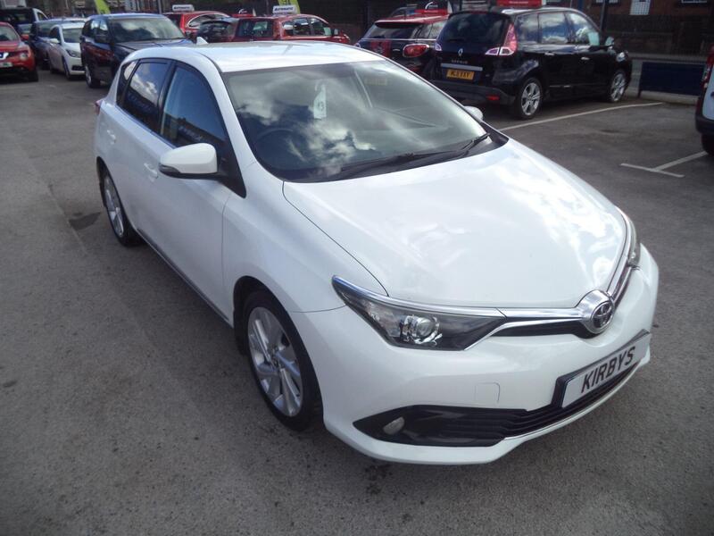 2016 Toyota Auris in White for sale