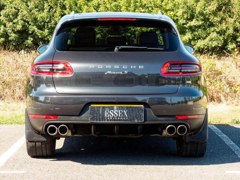 Porsche Macan view 10