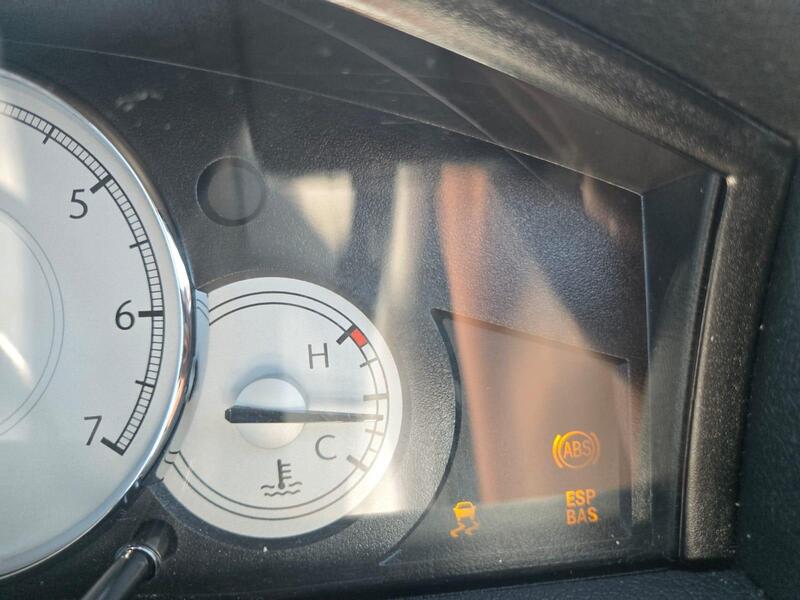 Chrysler 300c view 7