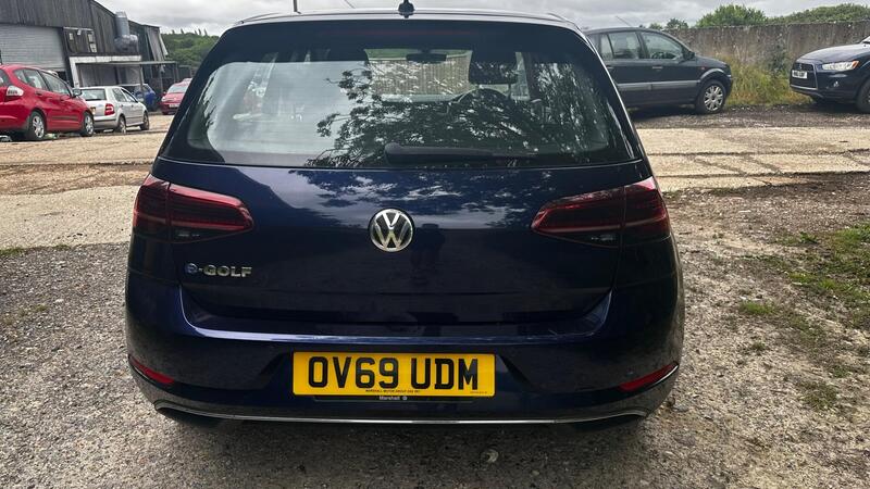 2019 Volkswagen e-Golf — photo 4