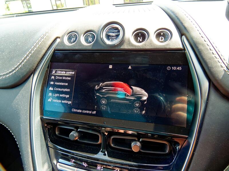Aston Martin DBX view 46