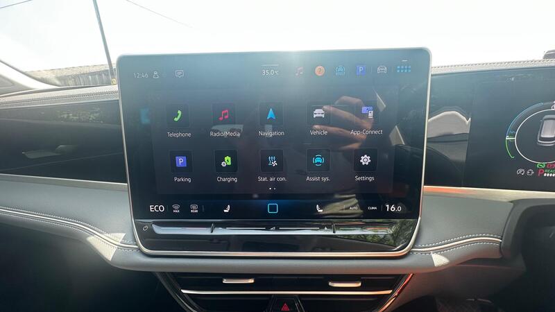 2025 Volkswagen Passat — photo 22