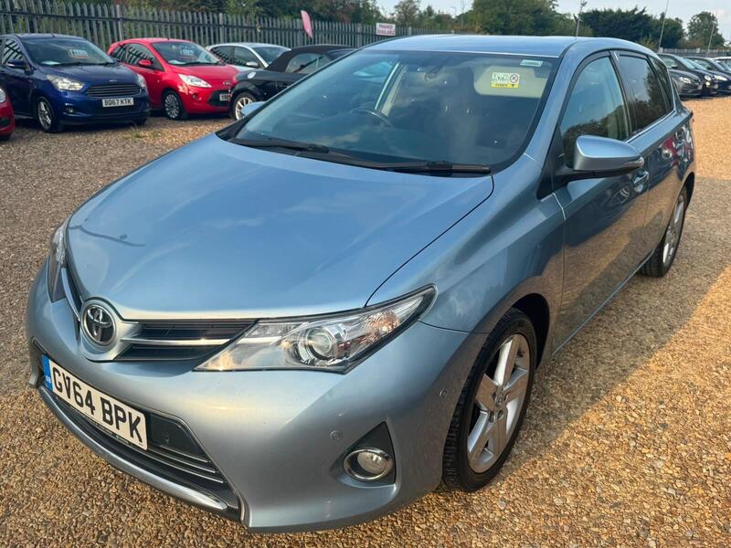 Toyota Auris view 3