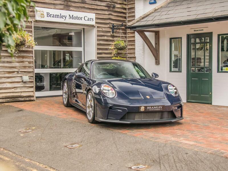 Porsche 911 view 4