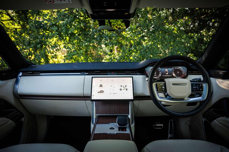 Land Rover Range Rover view 3