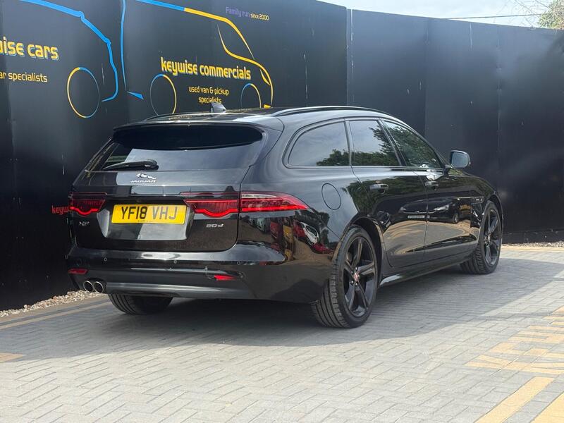 Jaguar XF view 5