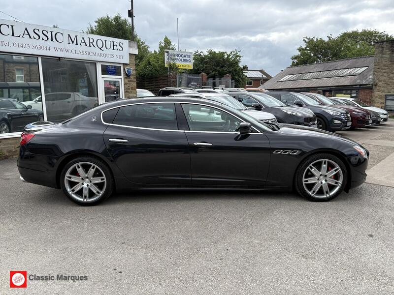 Maserati Quattroporte view 7
