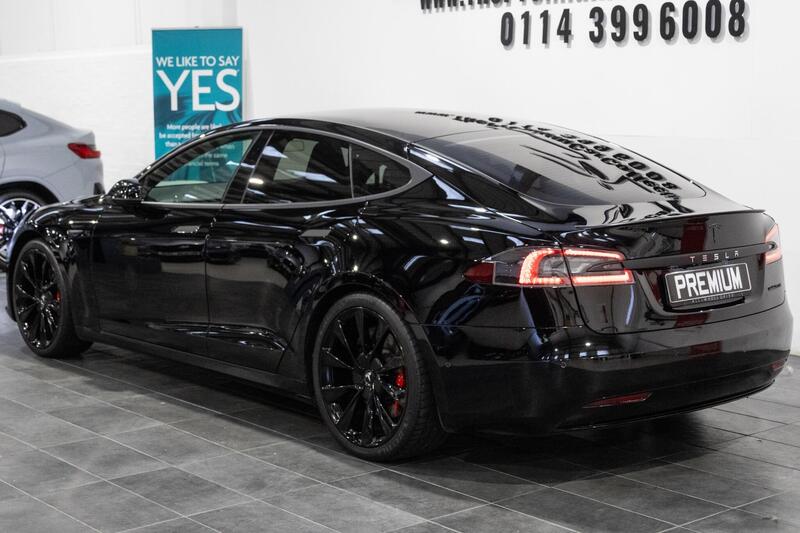 Tesla Model S view 4