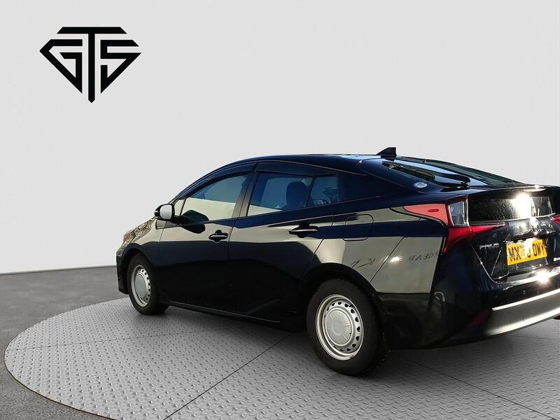 Toyota Prius view 5