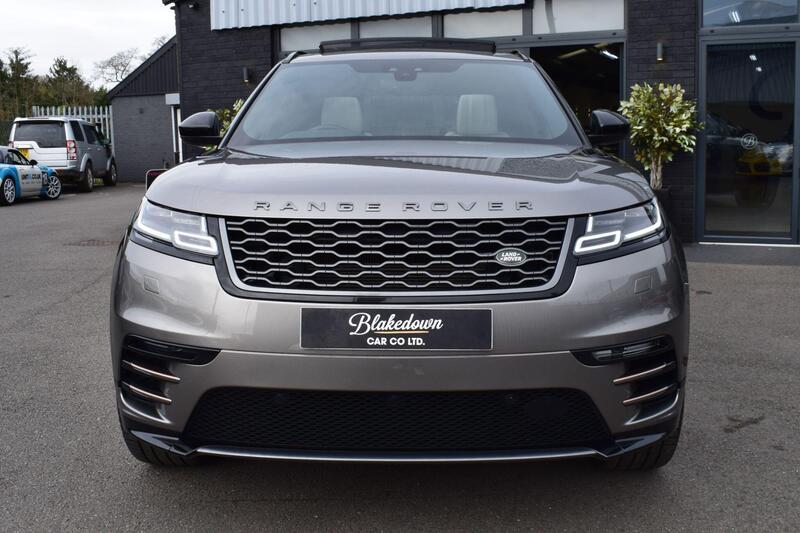 Land Rover Range Rover Velar view 2
