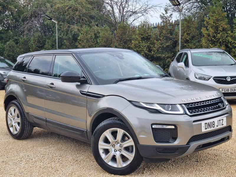 Land Rover Range Rover Evoque view 3