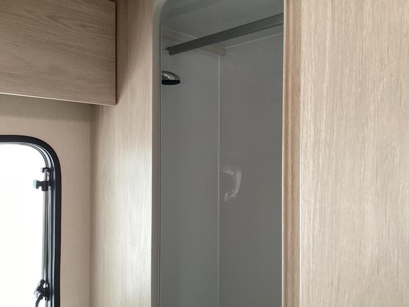 Auto-Trail Expedition C72 — image 16