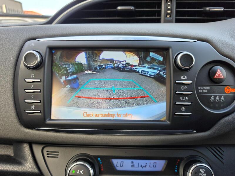 Toyota Yaris 1.5 VVT-h Icon Tech E-CVT Euro 6 (s/s) 5dr thumbnail 33