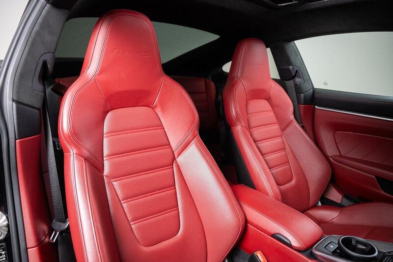 Porsche 911 view 3