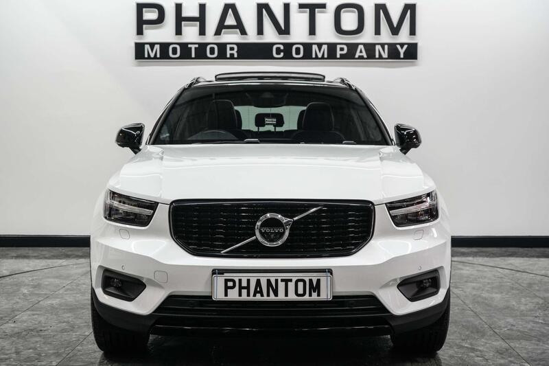 Volvo XC40 view 2