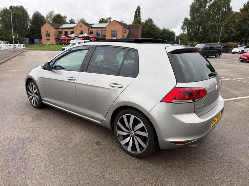 Volkswagen Golf view 2