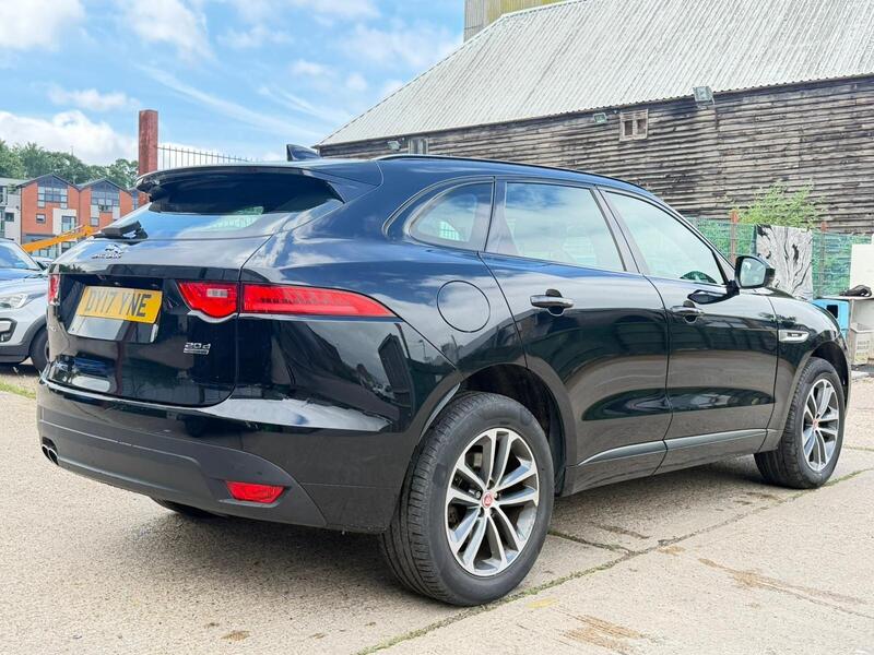 Jaguar F-Pace view 3
