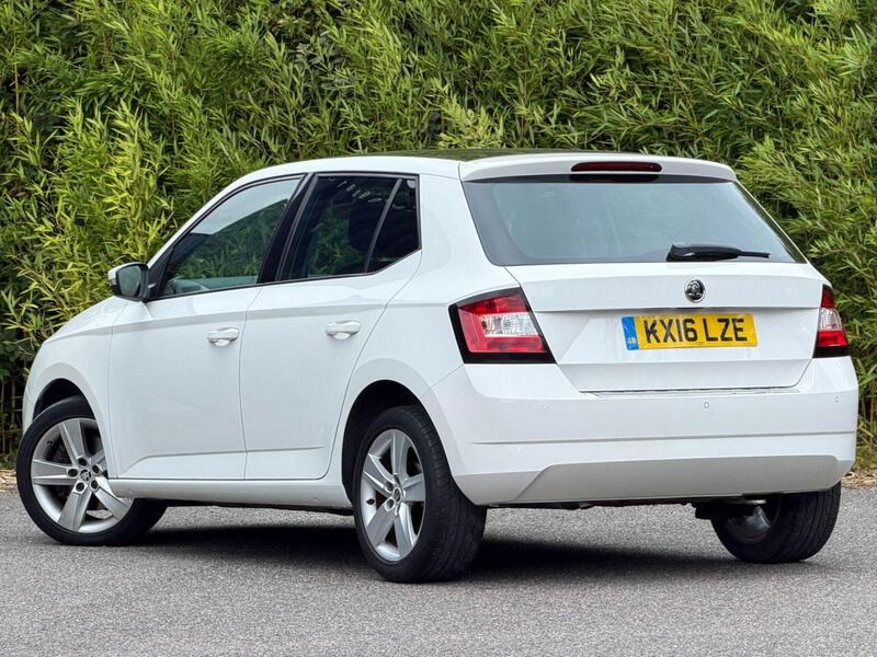 Skoda Fabia view 2