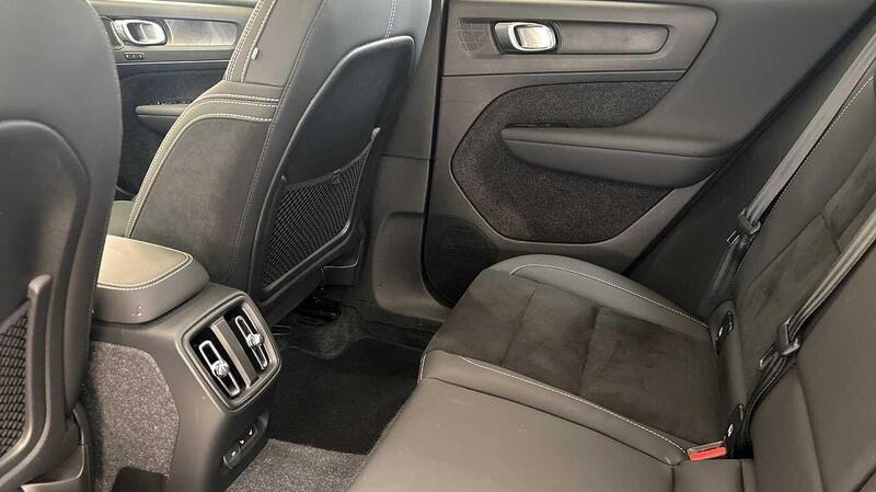 Volvo XC40 view 7