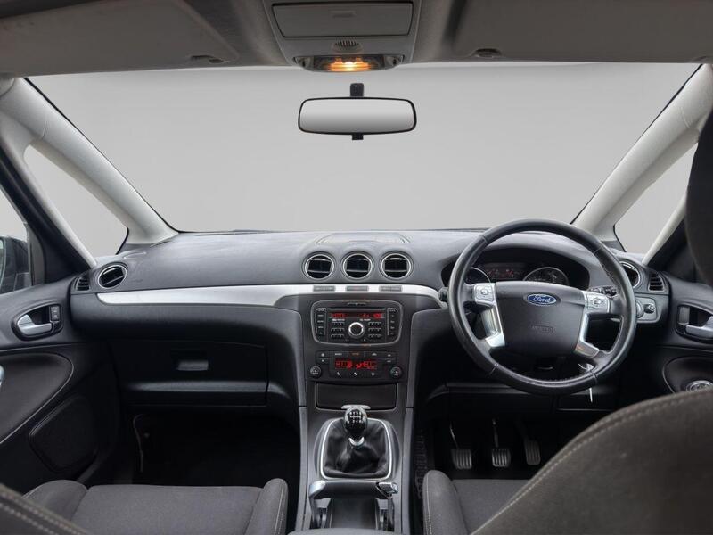 Ford S-Max view 2