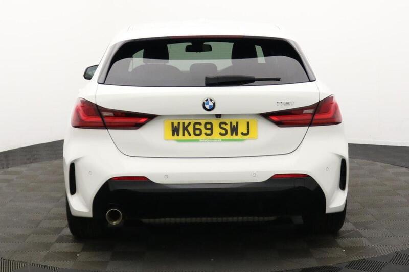 BMW 1 Series view 5