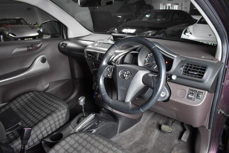 Toyota Iq view 4