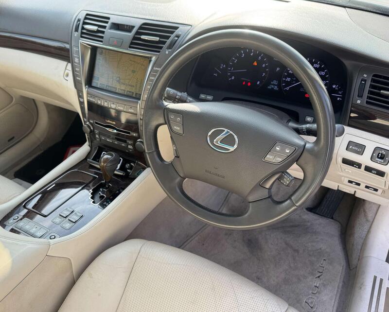 Lexus LS view 2