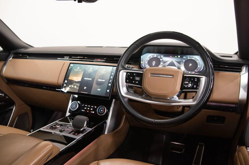 Land Rover Range Rover view 3