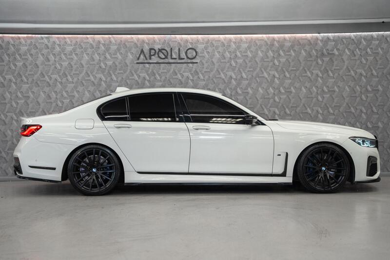BMW 7 Series view 5