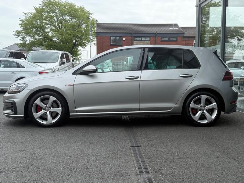 Volkswagen Golf view 6