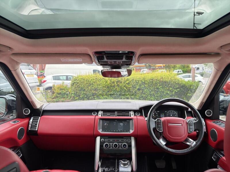 Land Rover Range Rover view 2