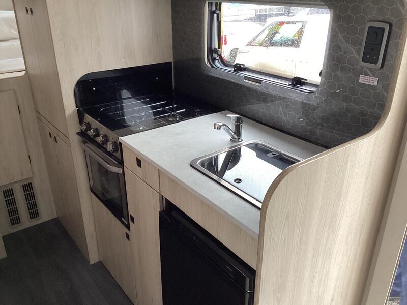 Auto-Trail Expedition C73 — image 2