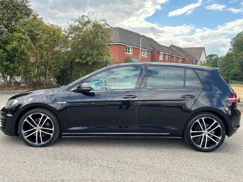 Volkswagen Golf view 2