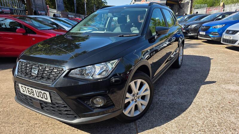 Seat Arona main image