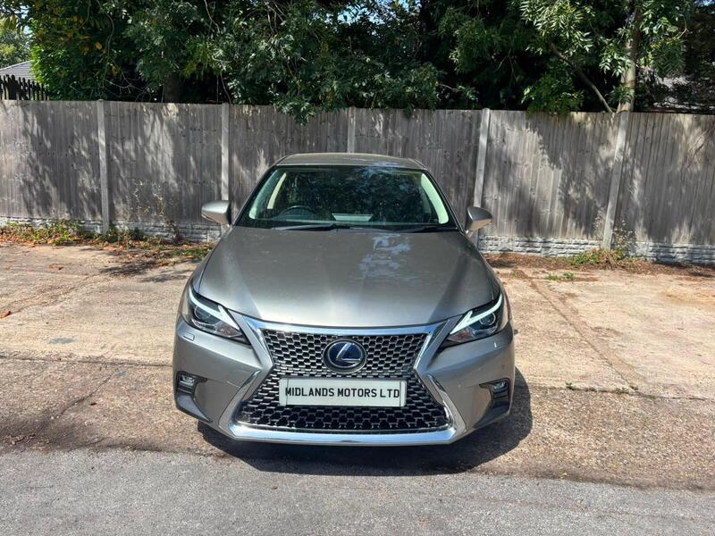 Lexus CT view 4