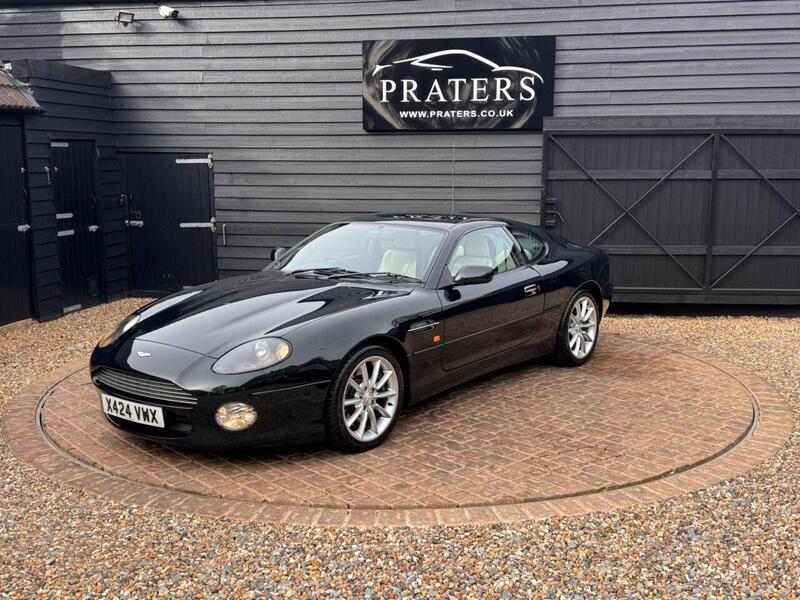 Aston Martin DB7 view 2